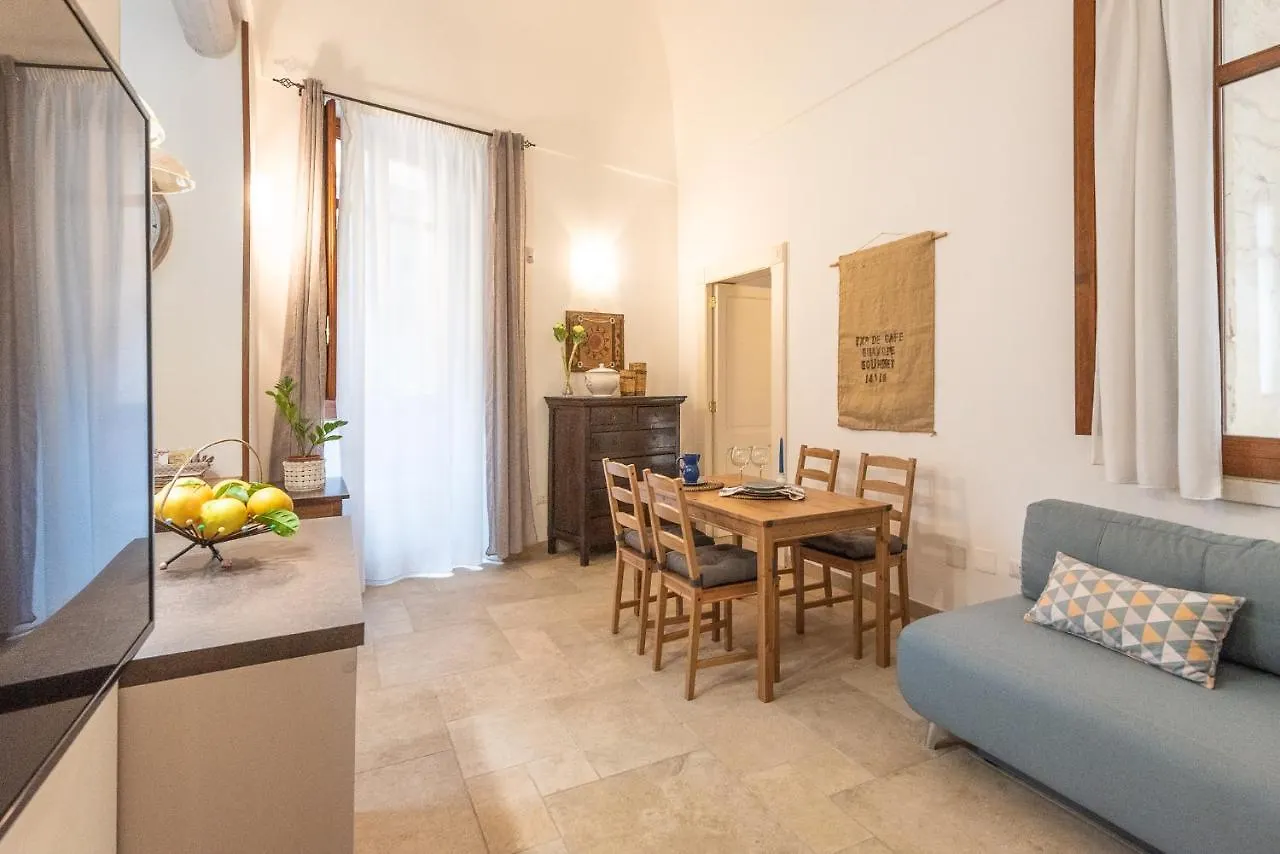 Rubichi 6 - Old Town Apartment Sit Lecce 0*,  Italia