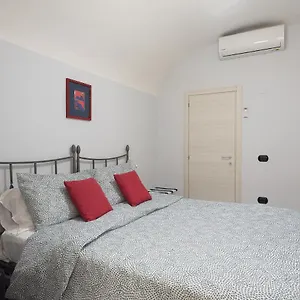  Appartamento (room In Naples) Residenza Beccadelli Italia